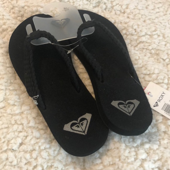 Brand New Roxy Sandals!!